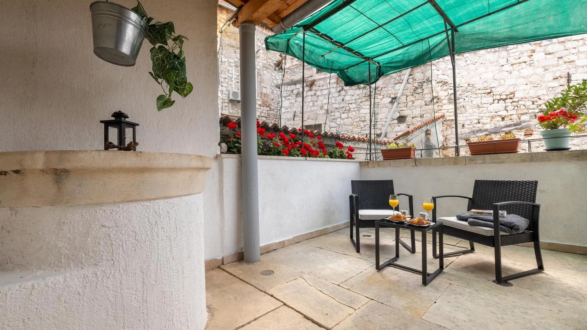 Apartman Bella روفينج شقة