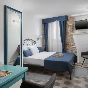 Noemi's Apartment